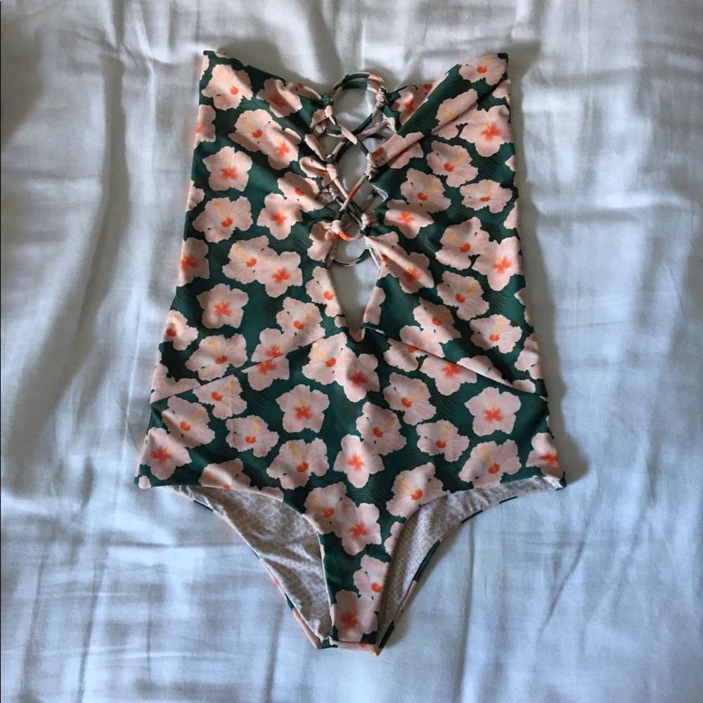 ✖️SOLD✖️Acacia Mahalo Bronx